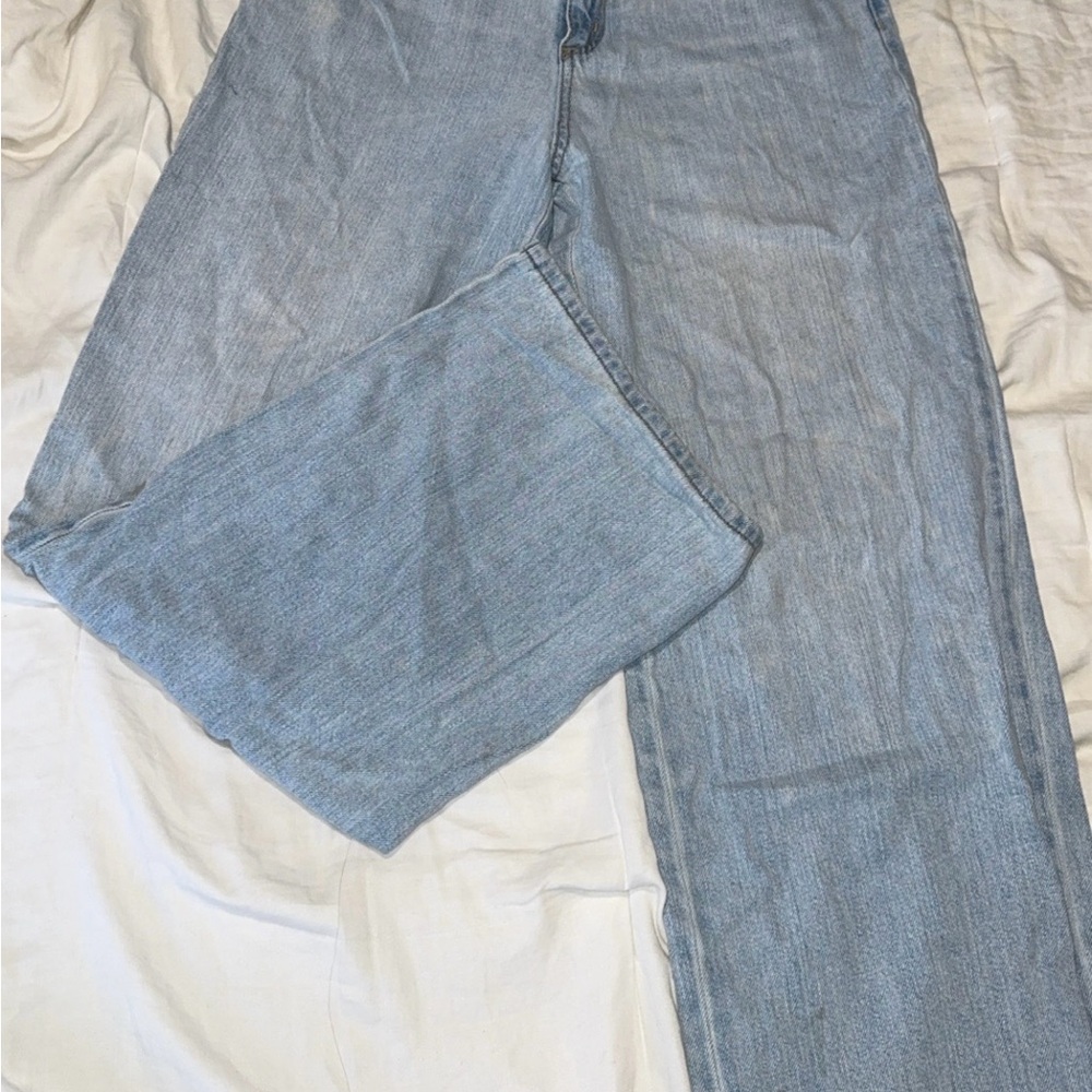 Universal Thread Light Blue Relaxed Jeans